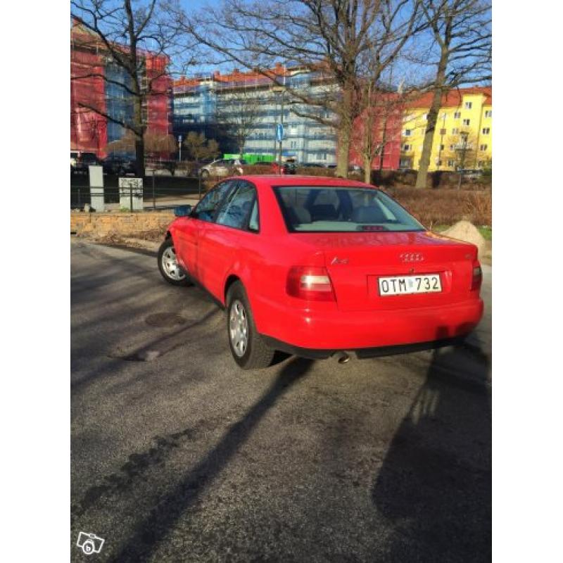 Audi A4 1,6 Automat -97